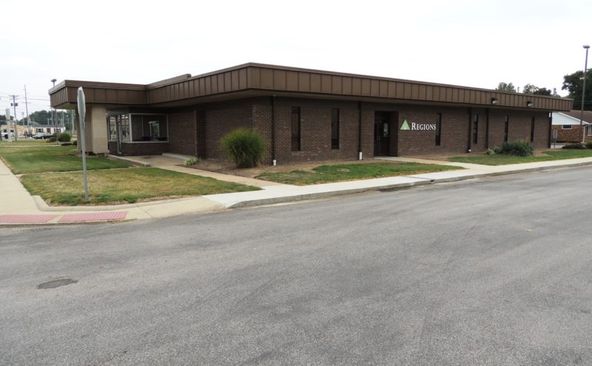 105 W Alabama Ave, Casey, IL 62420
